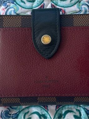 Louis Vuitton Burgundy and Black Pebbled Leather Snap Wallet in good condition!!